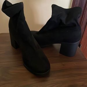 Block heel sock boot